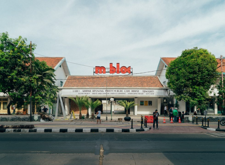 6 Rekomendasi Tempat Nongkrong di Area Blok M