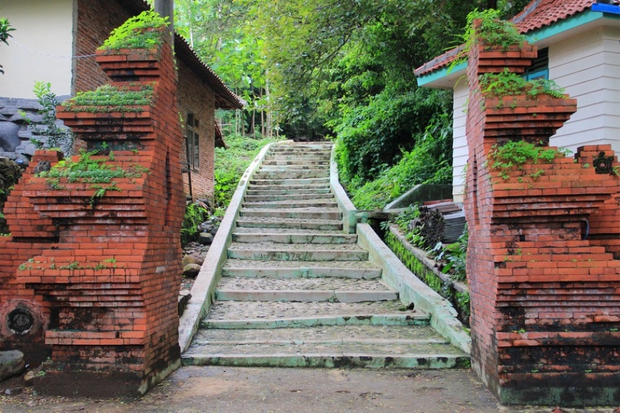 Bukit Plangon Cirebon