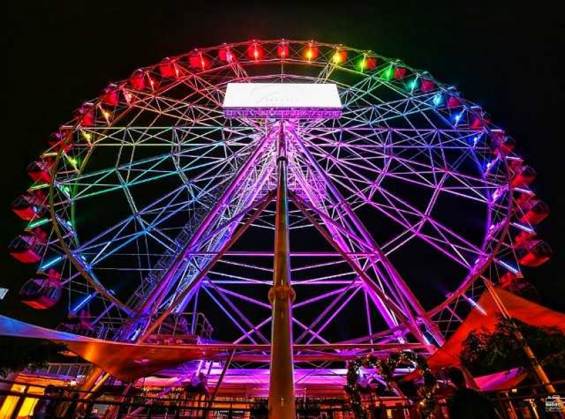 J-Sky Ferris Wheel